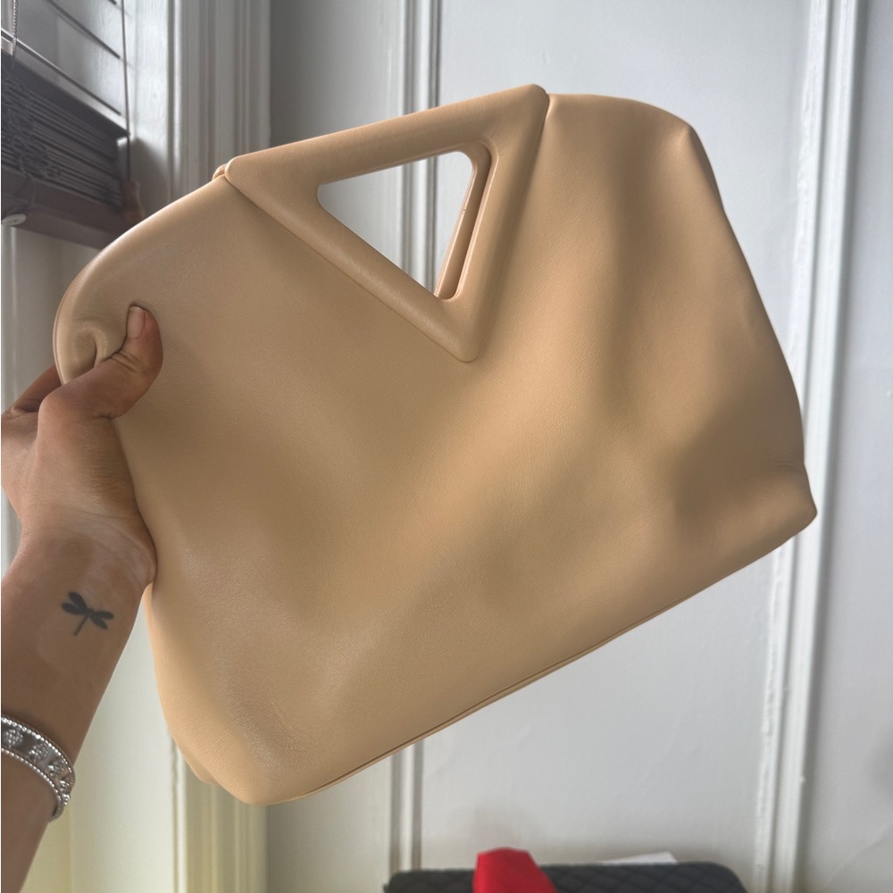 Bottega Veneta point large almond